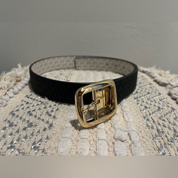 Authentic Michael Kors Women Reversible Belt Size Small White Black - Picture 3 of 12
